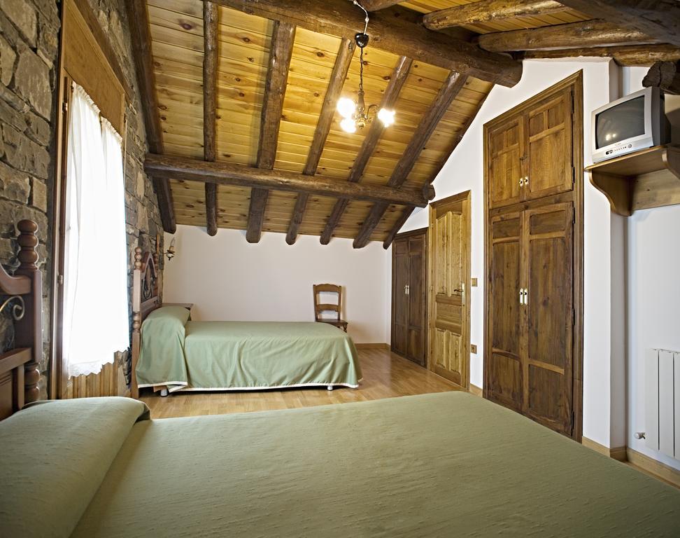 Apartamentos Casa Buisan Broto Ruang foto