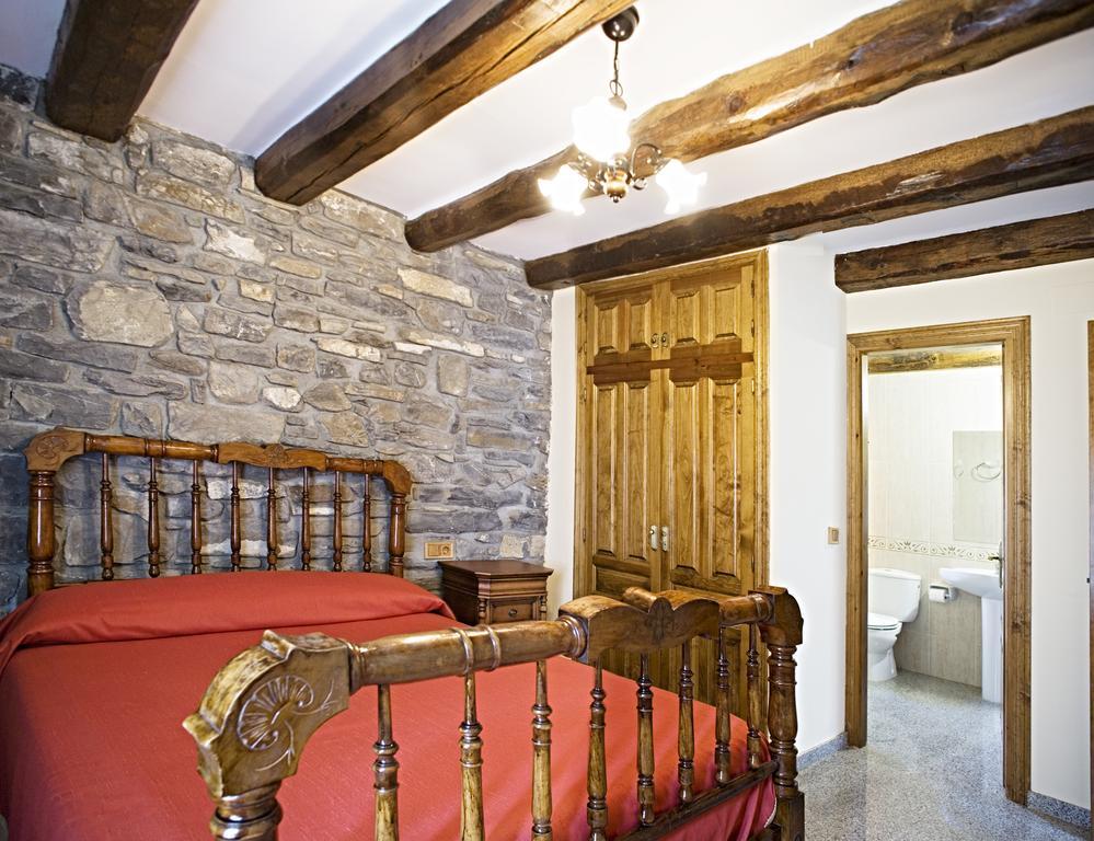 Apartamentos Casa Buisan Broto Ruang foto