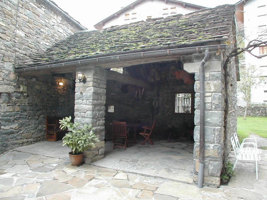 Apartamentos Casa Buisan Broto Bagian luar foto